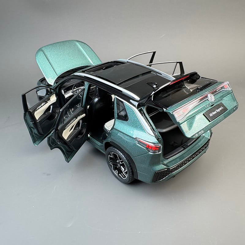 Volkswagen Tayron L 1:18 Diecast Model Car