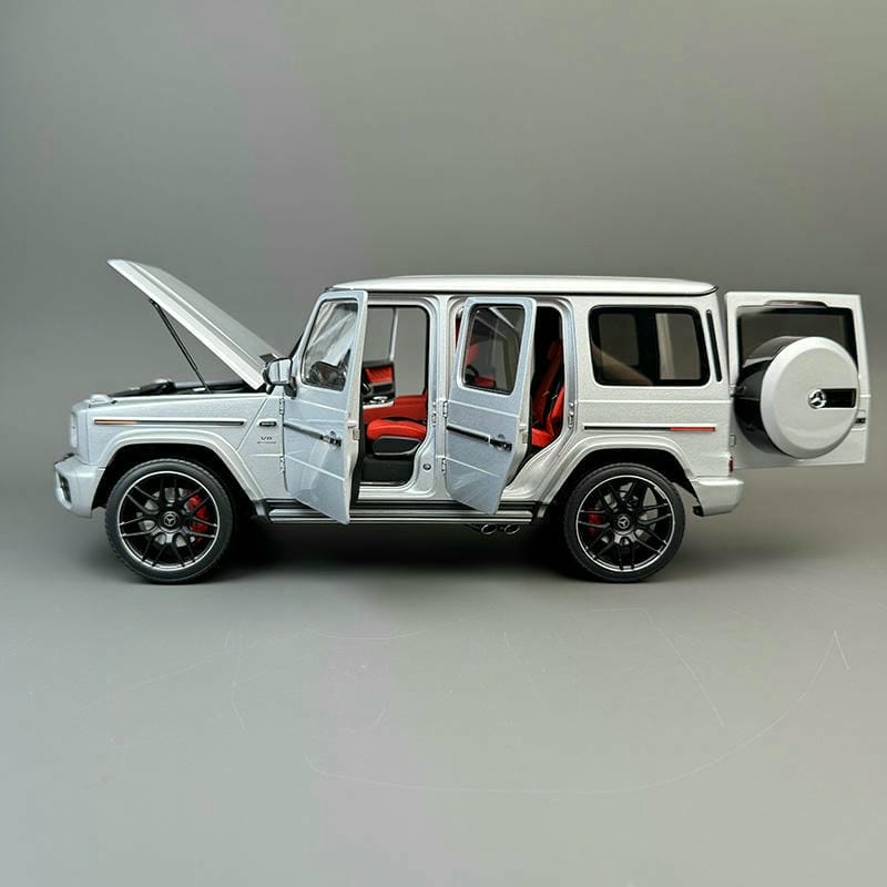 Almost Real 1:18 Mercedes-Benz G63