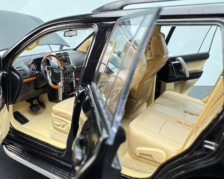Toyota Prado 1:18 Die-Cast Alloy Model with Full Opening Panels