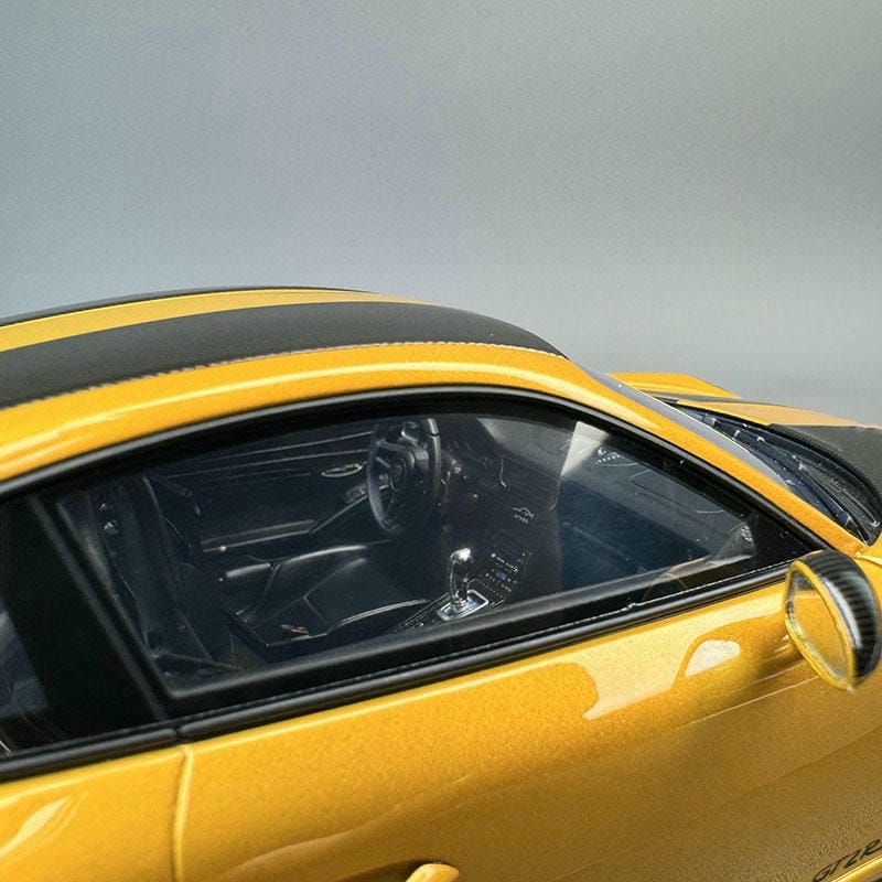 GT Spirit 1:18 Porsche 911.2 GT2RS Resin Model Car(CLDC041)