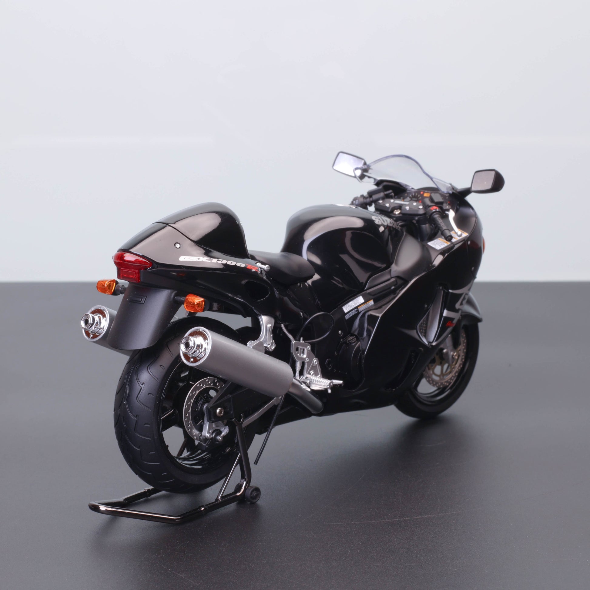 LCD Models 1:12 Suzuki GSX-1300R Hayabusa – Alloy Motorcycle Model (Authorized by Suzuki)