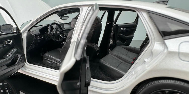 11th Generation Honda Civic Diecast Model – 1:18 Scale Collectible (White / Red)