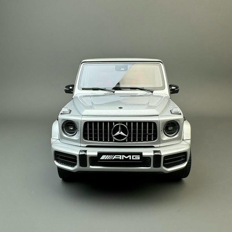 Almost Real 1:18 Mercedes-Benz G63