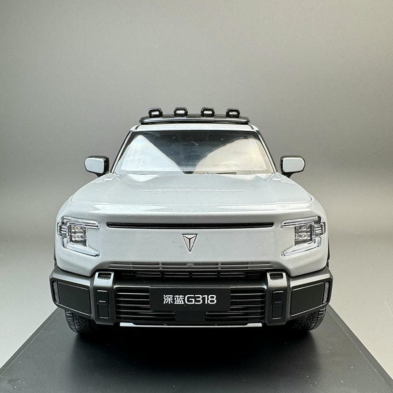 Original Changan Deep Blue G318 1:18 Alloy Model Car