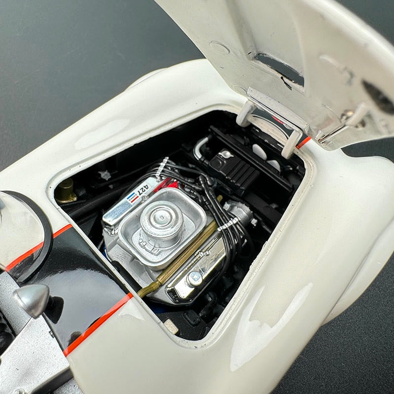 1:18 Shelby Cobra 427 S/C Diecast Model – White No. 91 Collector’s Edition