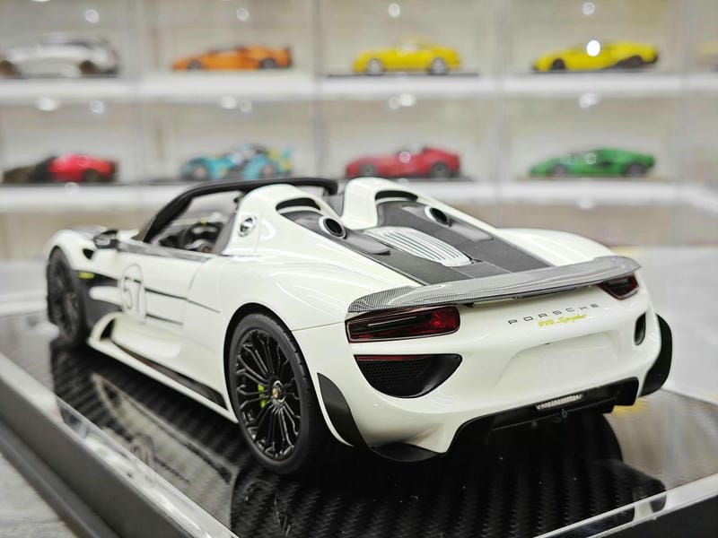 YY Model Porsche 918 Spyder 1:18 Resin Model Car