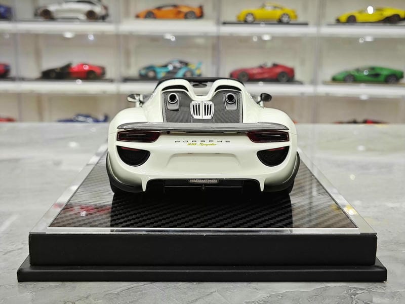 YY Model Porsche 918 Spyder 1:18 Resin Model Car