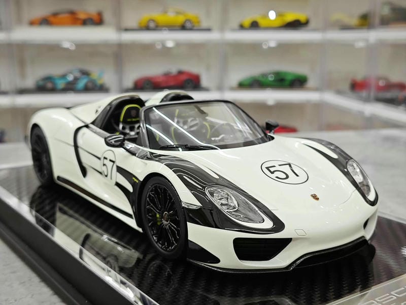 YY Model Porsche 918 Spyder 1:18 Resin Model Car