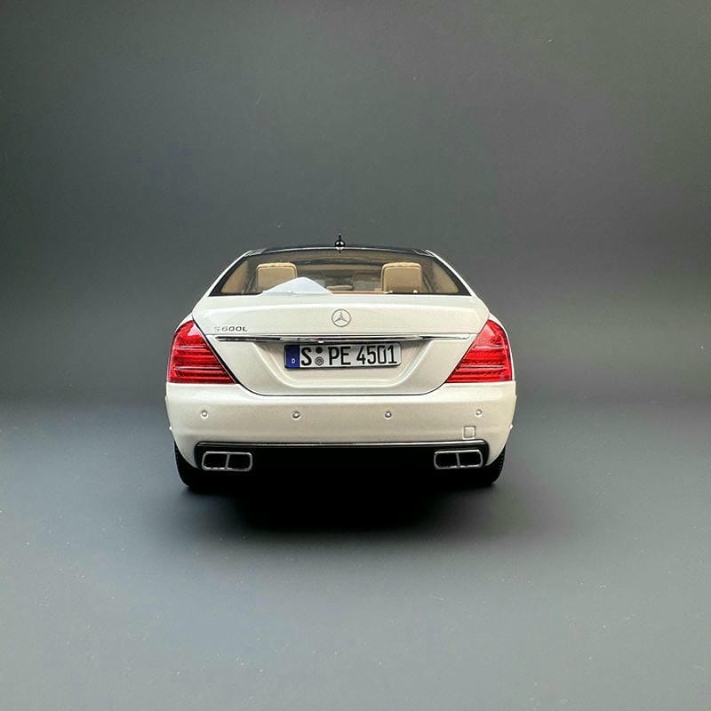 MH 1:18 Scale Mercedes-Benz S600L W221 Diecast Model Car