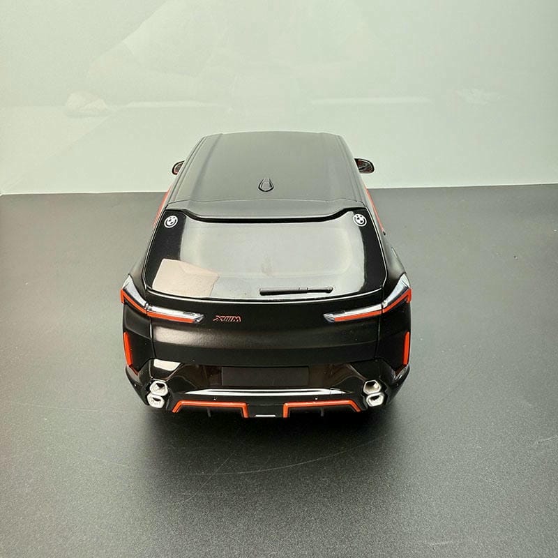 Minichamps 1:18 BMW XM Alloy Model – Bold Luxury Meets Precision Detail