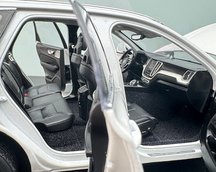 Volvo 22 Modified XC60 1:18 Die-Cast Alloy Model (Crystal White, Silver Gray, Morning Light Silver)