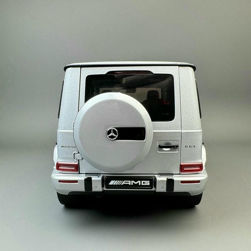 Almost Real 1:18 Mercedes-Benz G63