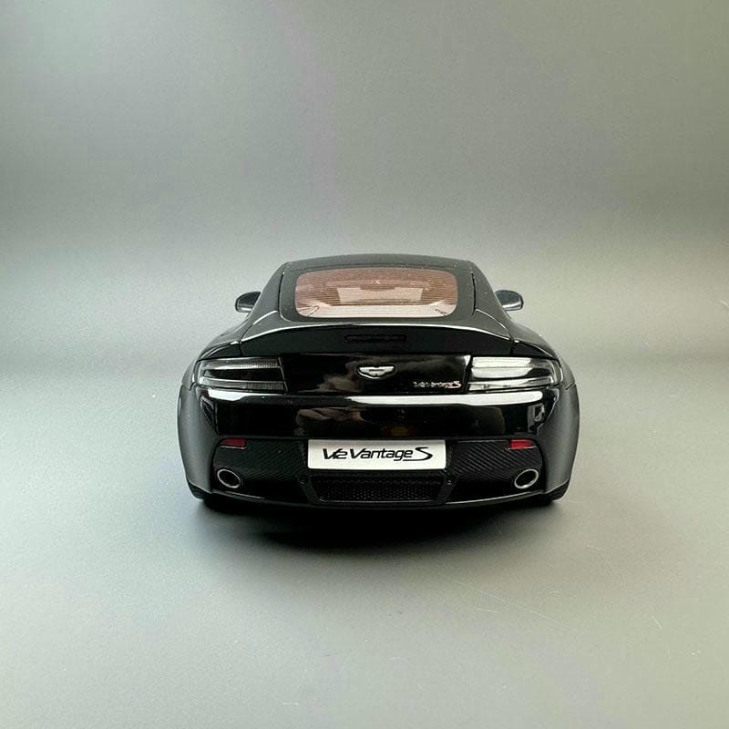 AUTOart 1:18 Aston Martin V12 Vantage S – Diecast Alloy Model