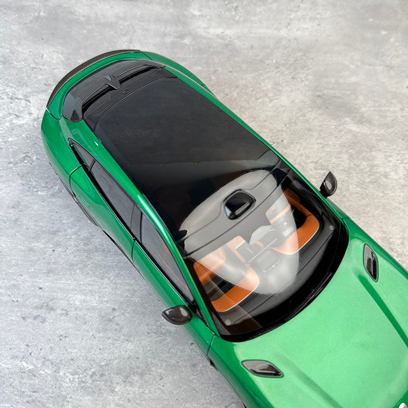 Xiaomi YU7 Alloy Model – 1:18 Scale