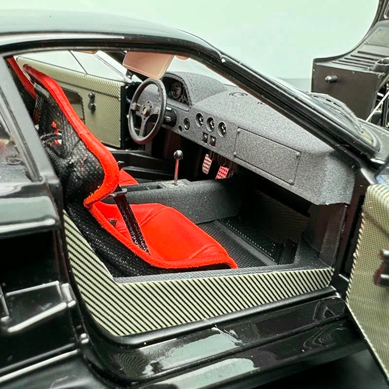 Kyosho 1:18 Ferrari F40 Black Diecast Model – Fully Opening Supercar collection