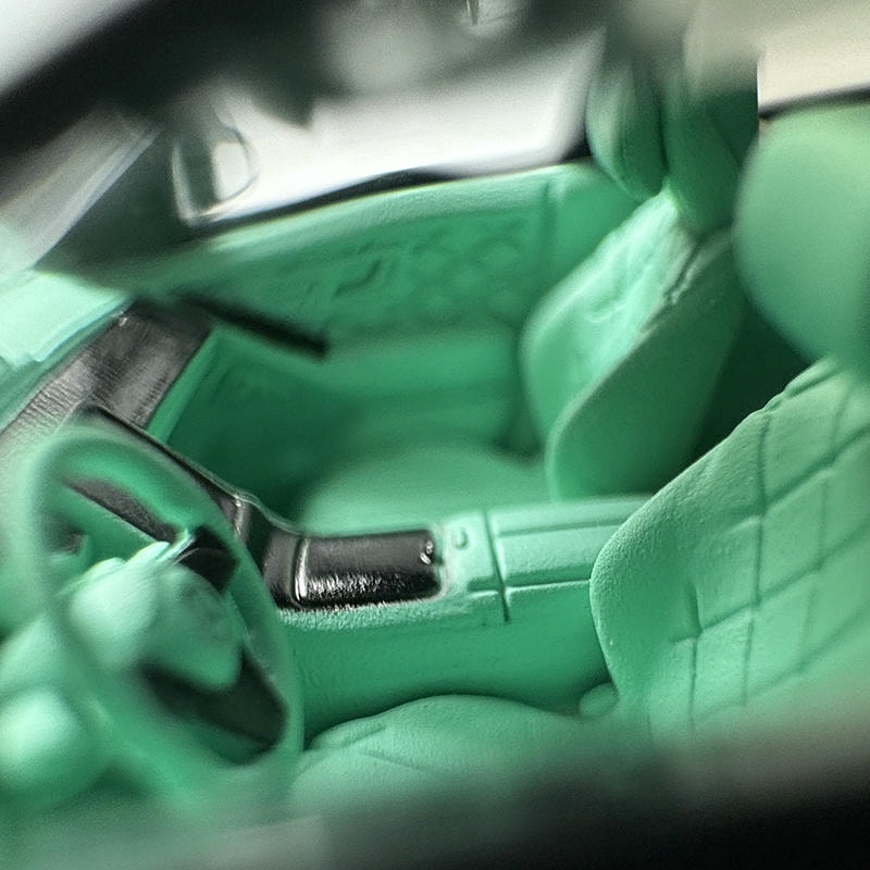 AR Box 1:64 Brabus S-Class 7th Gen “S 850” Maybach Masterpiece – Diecast Alloy Collectible