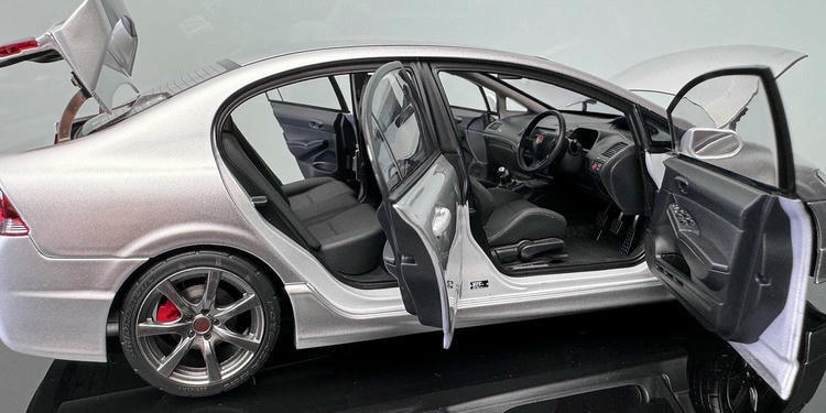 MotorHelix 1:18 Honda Civic FD2 Diecast Car