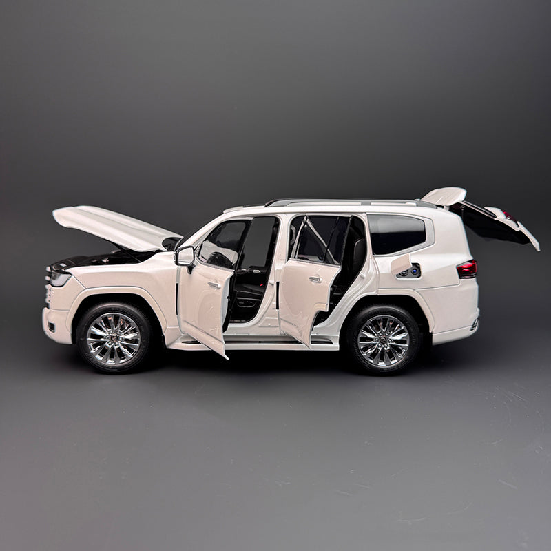 LCD Toyota Land Cruiser LC300 ZX 1:18 Alloy Full-Open Diecast Model