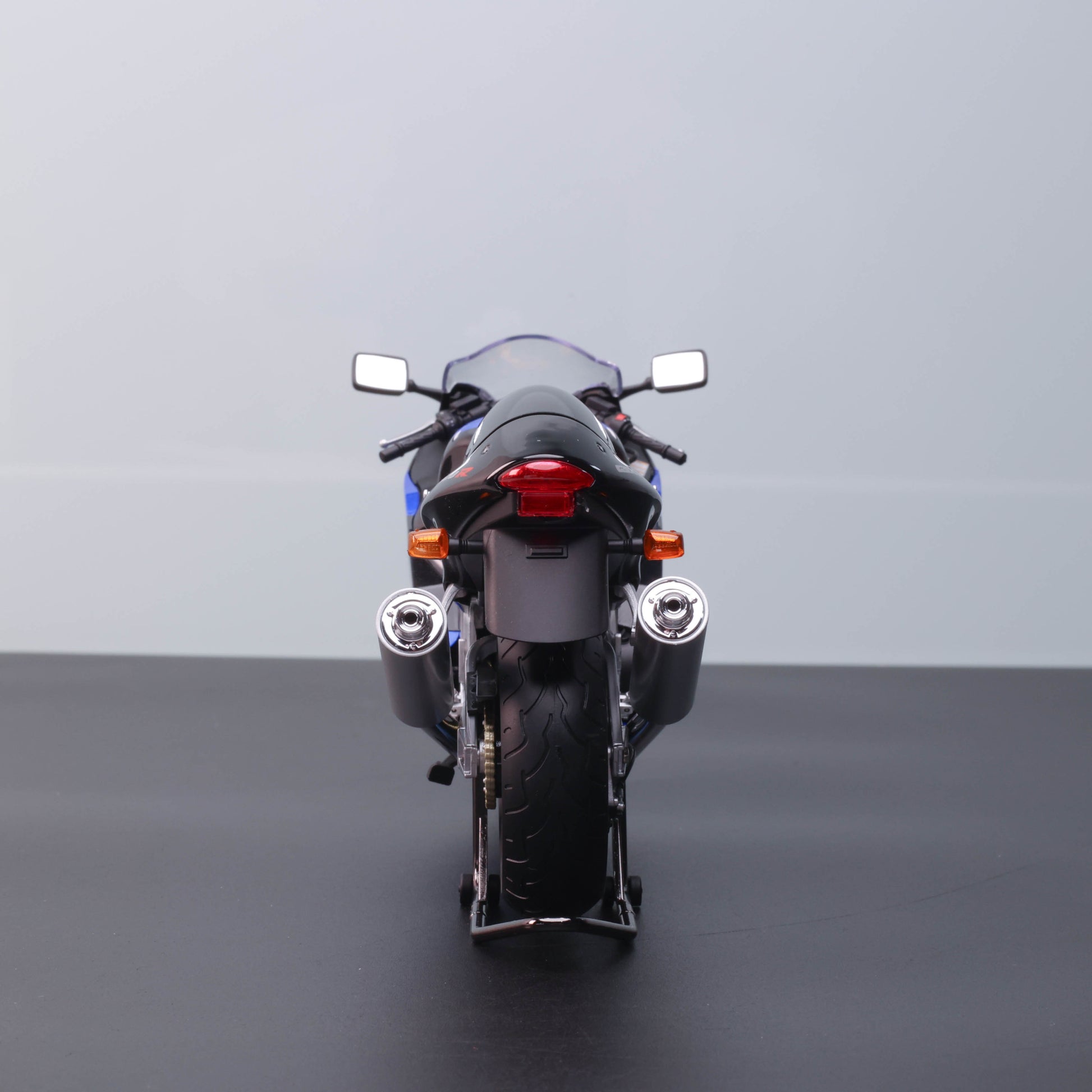 LCD Models 1:12 Suzuki GSX-1300R Hayabusa – Alloy Motorcycle Model (Authorized by Suzuki)