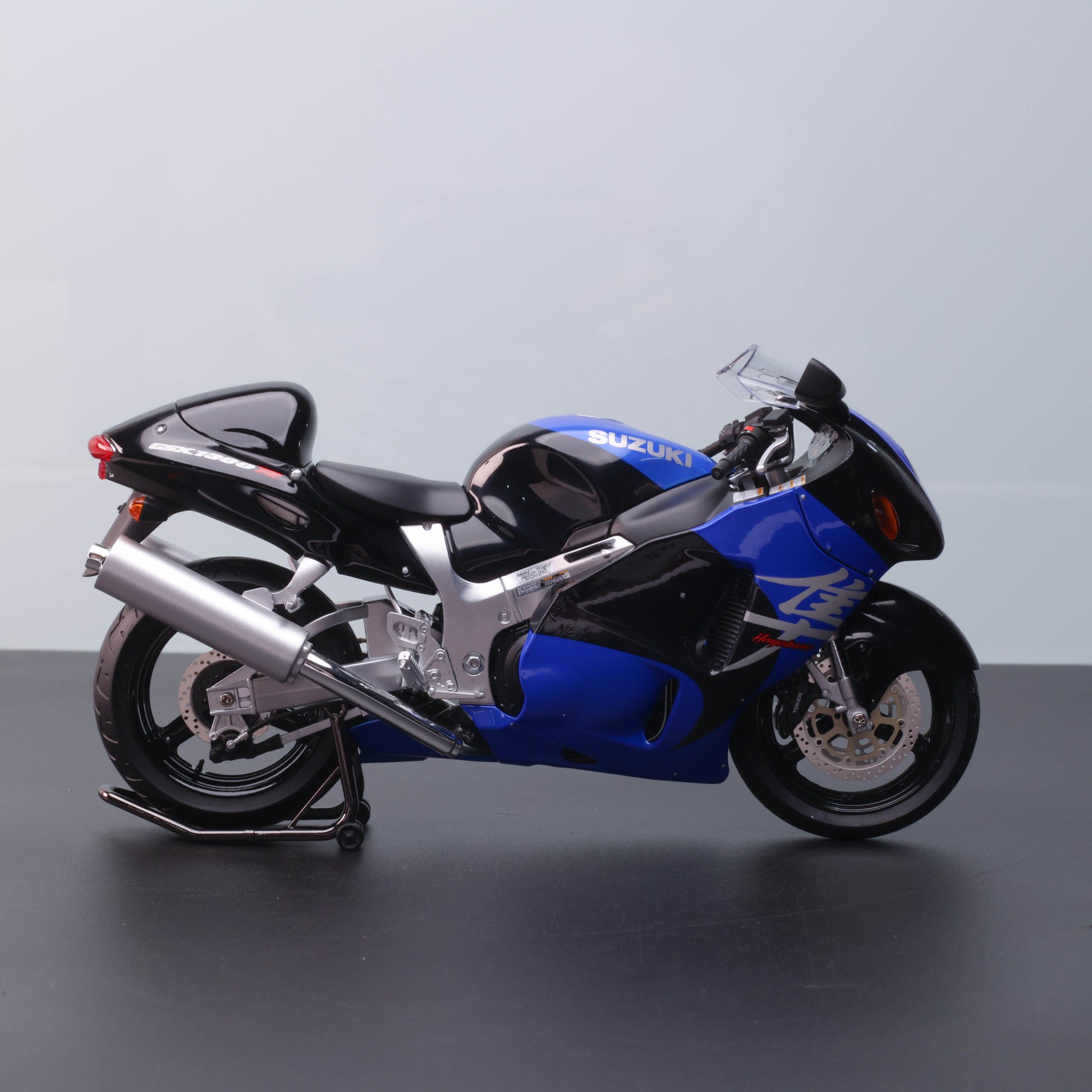 LCD Models 1:12 Suzuki GSX-1300R Hayabusa – Alloy Motorcycle Model (Authorized by Suzuki)