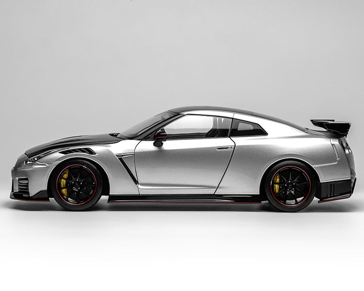 MH Nissan GT-R NISMO R35 Special Edition 1:18 Alloy Diecast Model Car