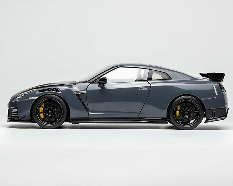 MH Nissan GT-R NISMO R35 Special Edition 1:18 Alloy Diecast Model Car