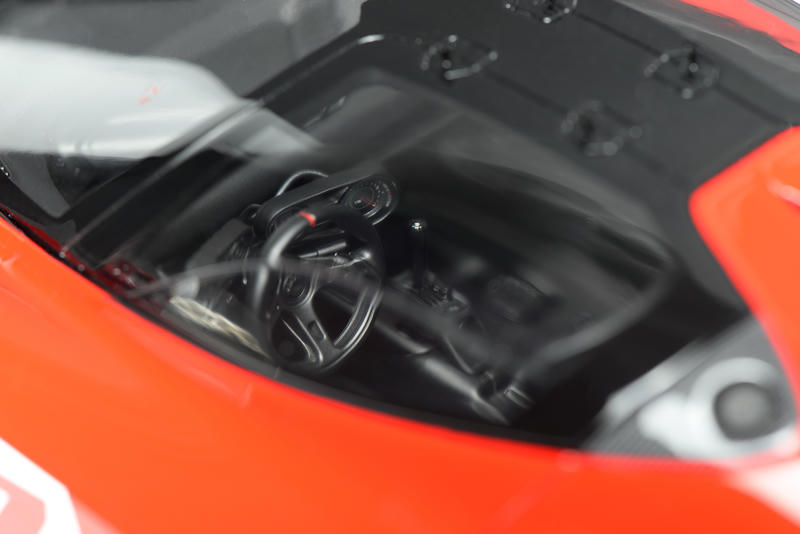 MOTORHELIX 1:18 Nilu27 Resin Model Car