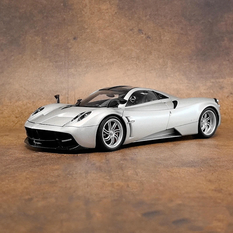 AUTOart Pagani Huayra 1:18 Diecast Car – YX car model