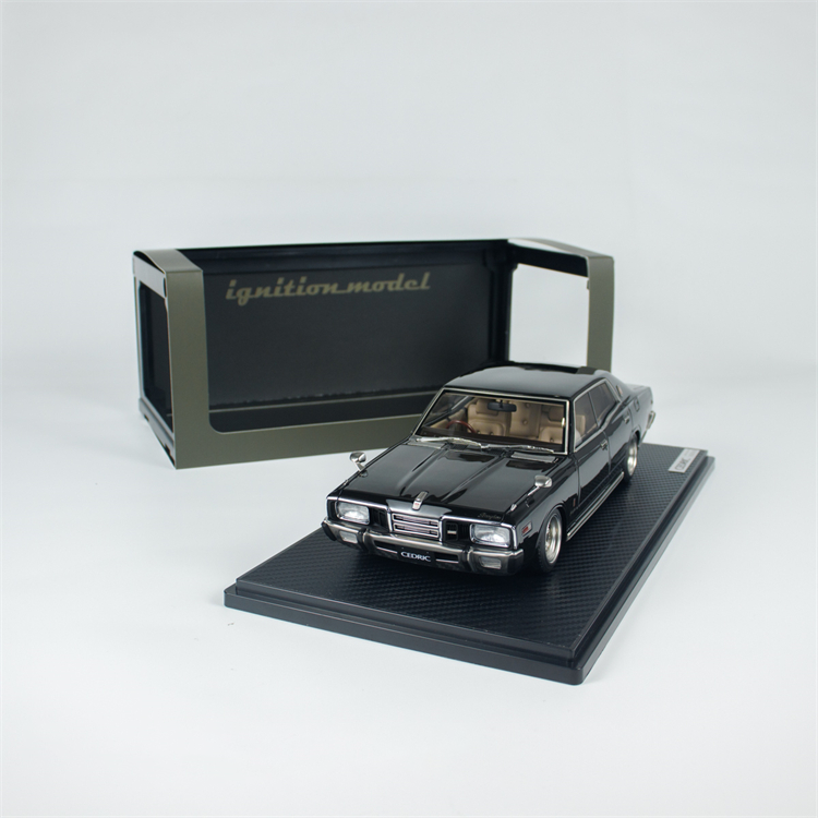 Ignition Model 1:18 Nissan Cedric Brougham 330 Gloria Resin Model Car