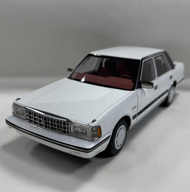 Xiaoguang 1:18 Toyota Crown M122 Alloy Diecast Model Car