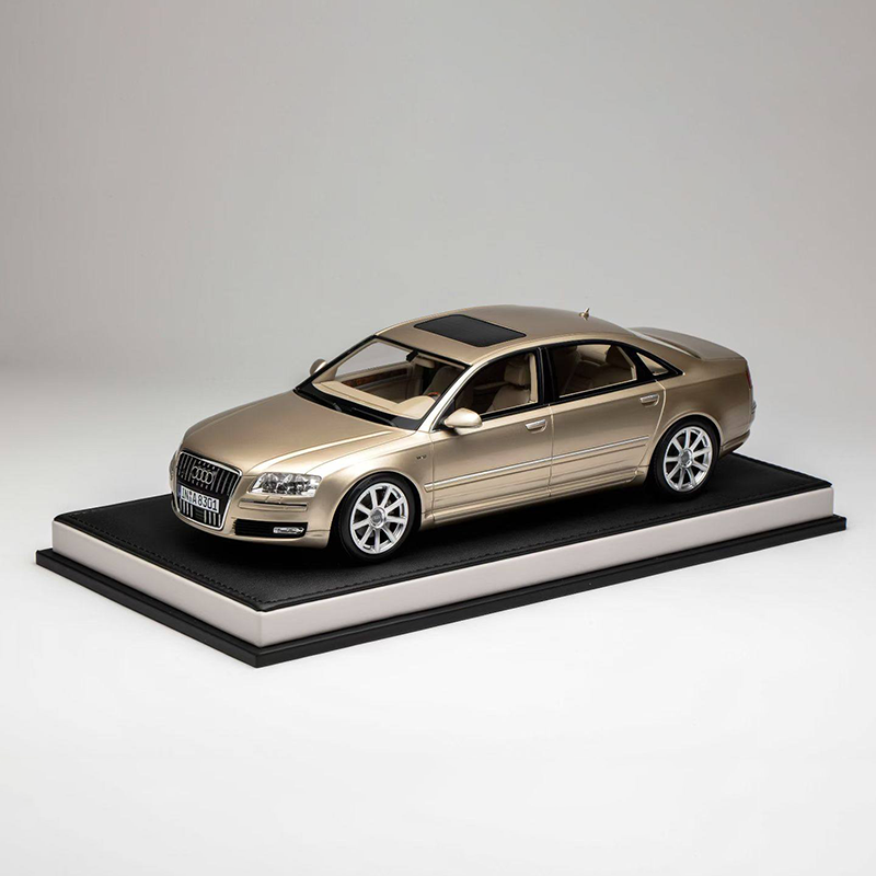 Motorhelix MH 1:18 Audi A8 W12 2008 Resin Model Car