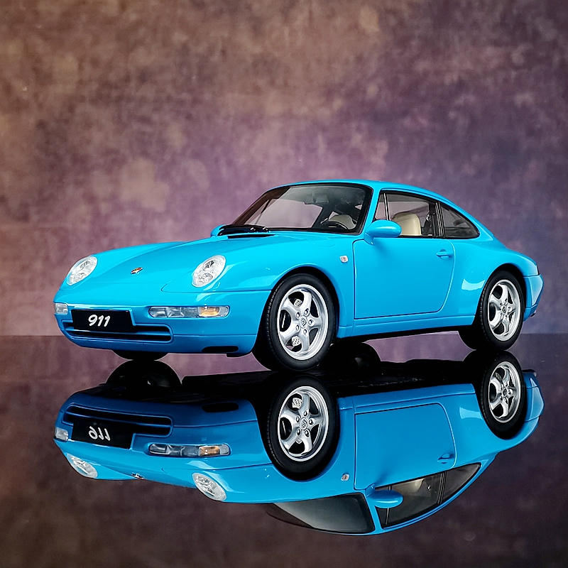 AUTOart 1:18 Porsche 911 (993) Carrera Diecast Car Model