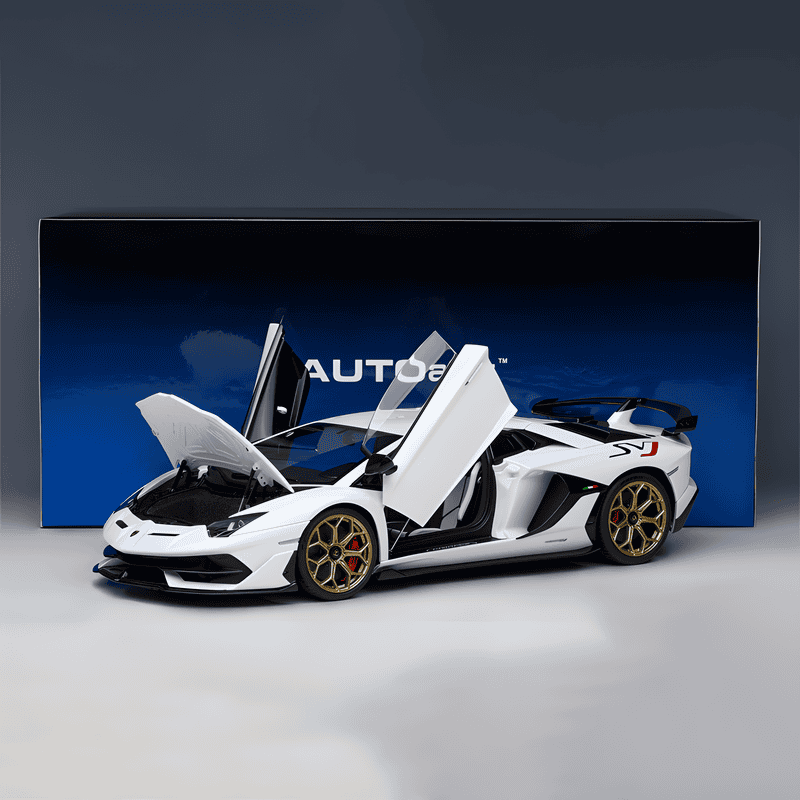 AutoArt Lamborghini Aventador SVJ 1:18 Scale Diecast Model – Diecast Supercar Collection(White)