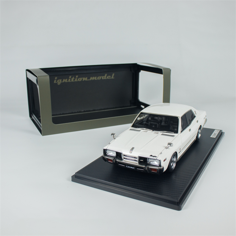 1/18 Nissan Cedric Brougham（330）White Ignition Model 1:18 Nissan Cedric Brougham 330 Gloria Resin Model