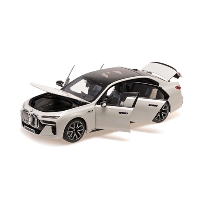 MINICHAMPS 1:18 BMW i7 M70 G70 2024 Fully Opening Diecast Model Car