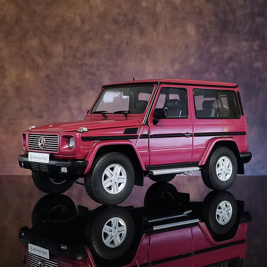 AUTOart Mercedes-Benz G500 SWB (1998) – 1:18 Scale Model(Short Wheelbase Classic, Full Opening Features)( 76113)
