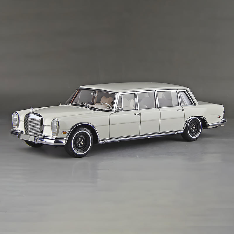 CMC 1/18 Mercedes-Benz Pullman W100 Diecast Car