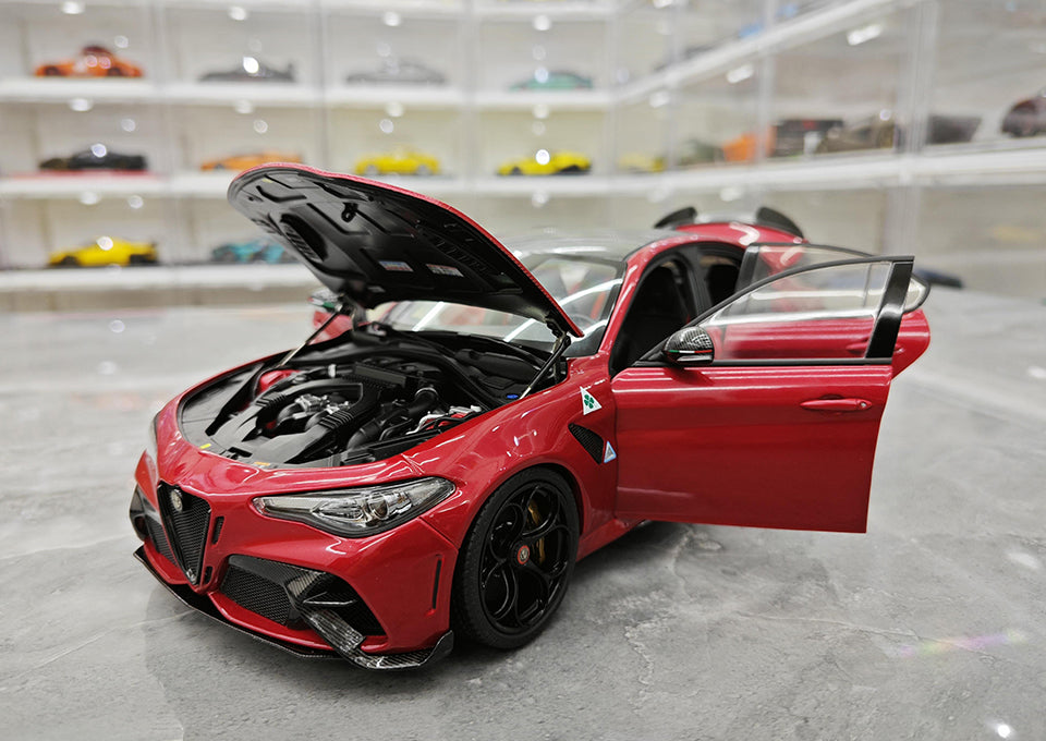 MH Alfa Romeo Giulia GTA simulation car model 1/18 collectible ornaments