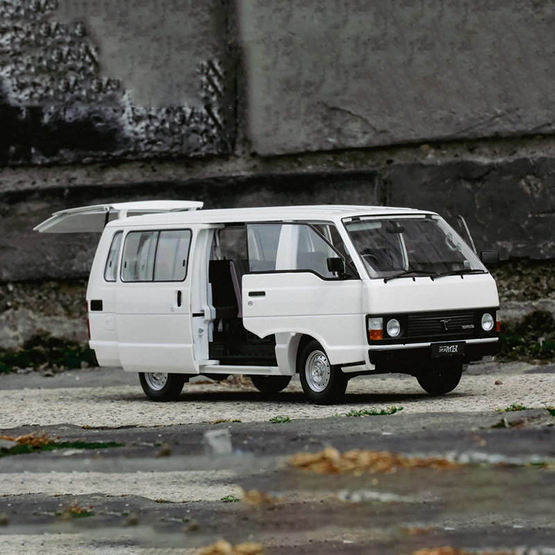Original Factory 1:18 Toyota HiAce YH50 Diecast Van Model