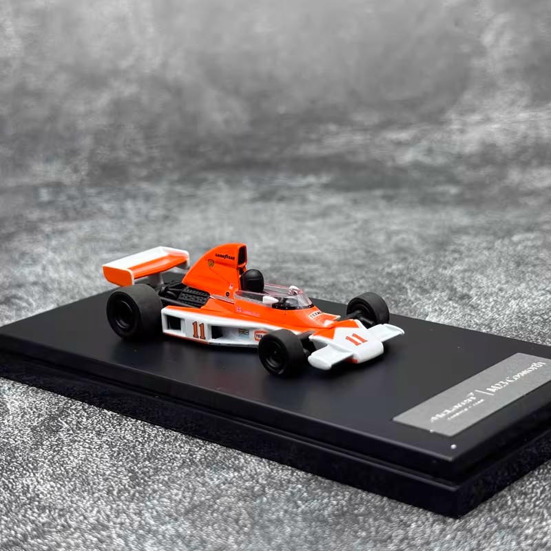 LCD 1:64 McLaren F1 M23 Diecast Model Car – YX car model