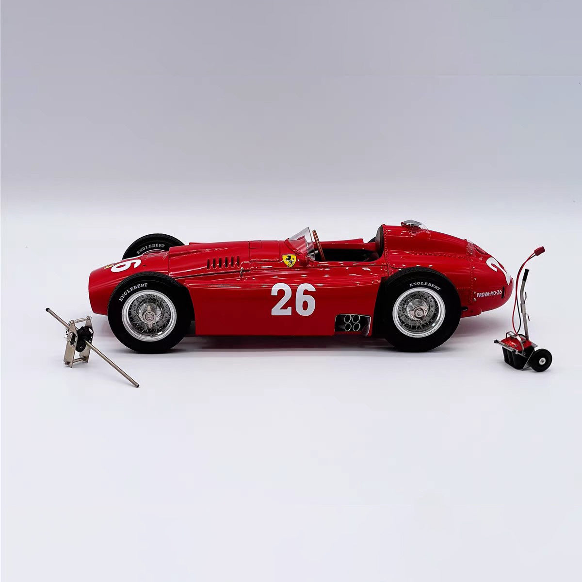 CMC 1:18 Ferrari D50 Diecast Model