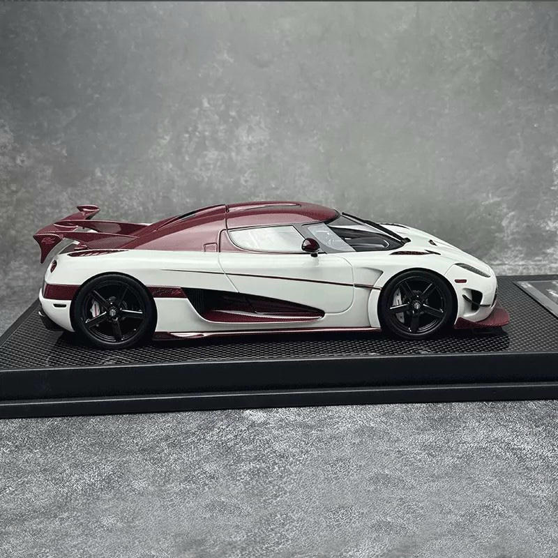 VMB 1:18 Koenigsegg Agera RS Resin Model – White / Red