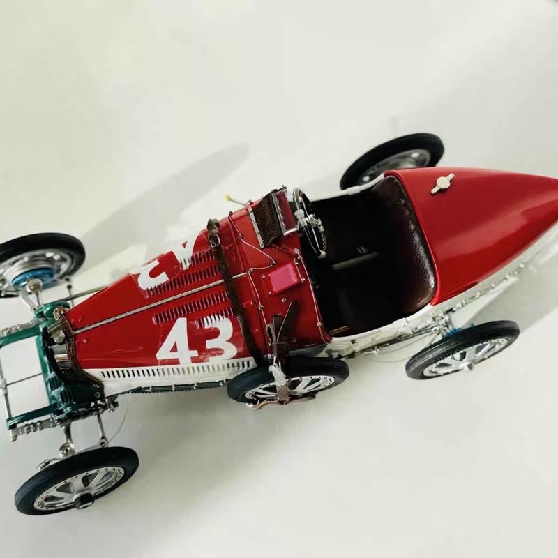 CMC 1:18 Bugatti Type 35 red & white Diecast Model #43