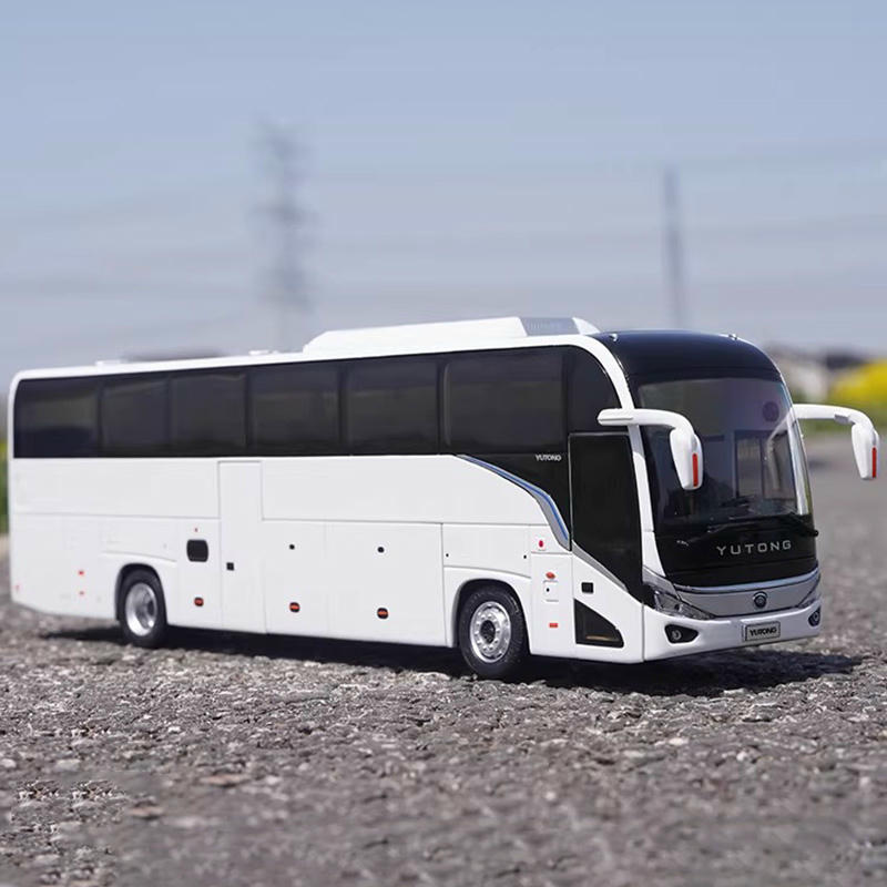 1:42 Yutong C12PRO Bus Diecast Opening Model