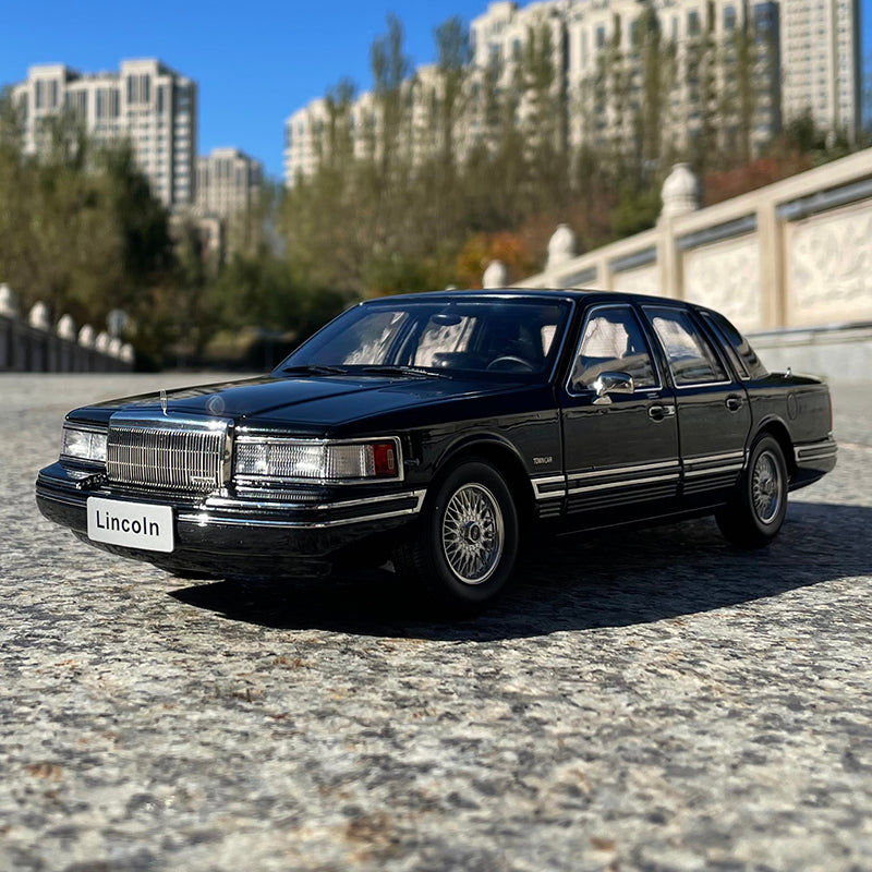Xiaoguang 1:18 Модель городского автомобиля из сплава Полностью открытая коллекция