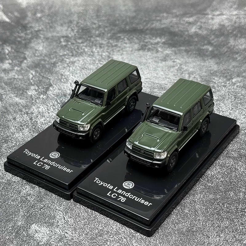 PARA 1:64 Toyota Land Cruiser 76 2014 Diecast Model Car