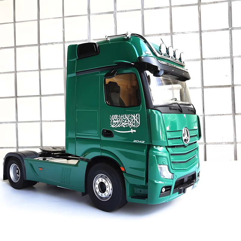 NZG 1:18 Mercedes-Benz Actros GigaSpace 4×2 Middle East Green Diecast Model