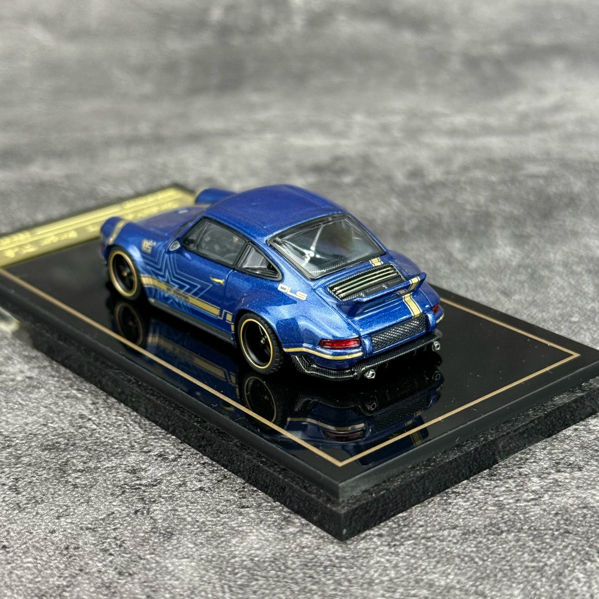 ZINCIT Model 1:64 Porsche 911 Singer DLS Starlight Blue Diecast Model Car – Premium Sports Car Collectible