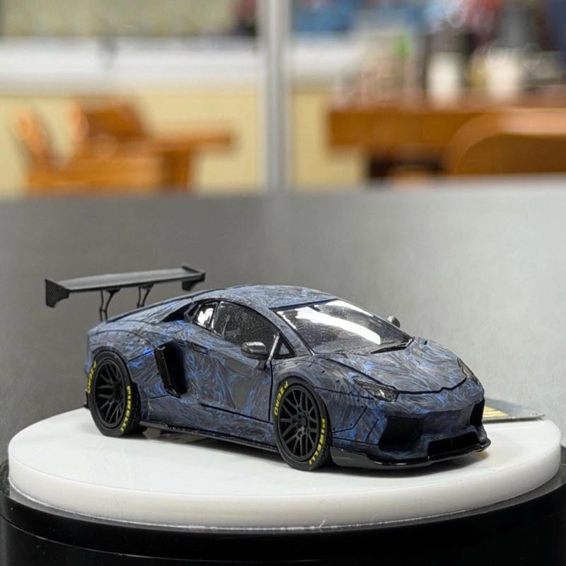 PGM 1:64 LBWK LP700-4 Diecast Model
