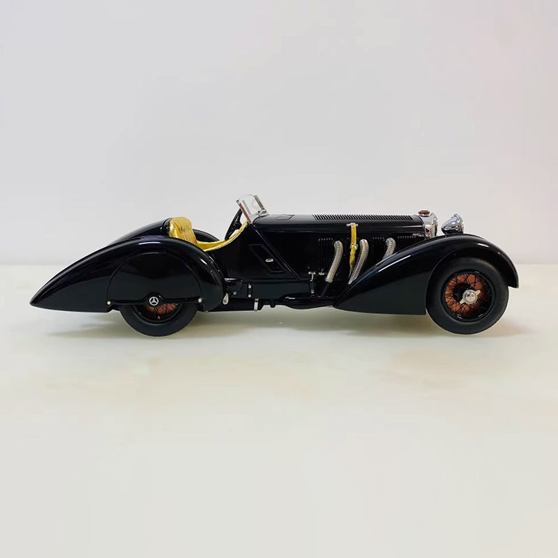 CMC Mercedes-Benz SSK Gift Set 1:18 Diecast Model